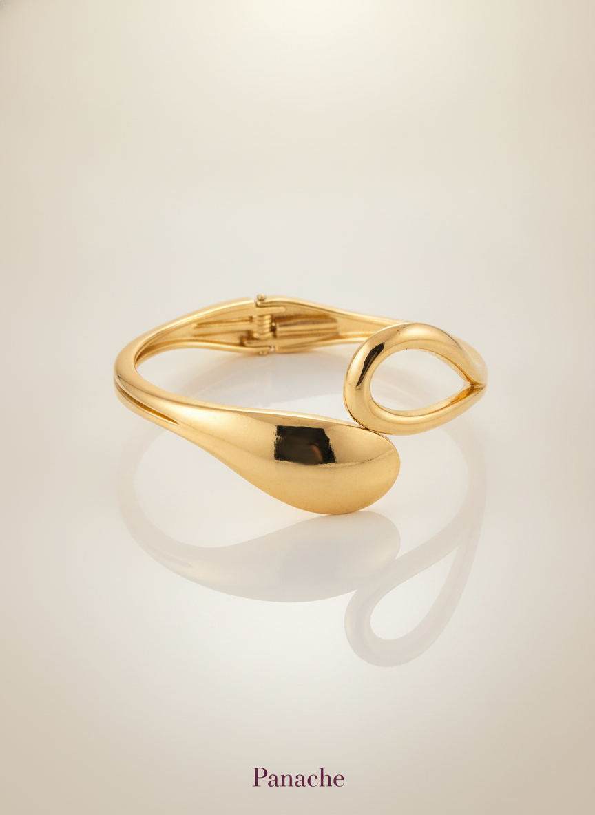 Golden Sculpted Loop Bracelet broad